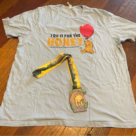 Yes.Fit Winnie the Pooh 40 Miles Medal & Shirt Bundle - Picture 1 of 4